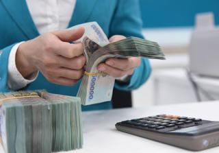 Lãi suất tiếp tục tăng nóng