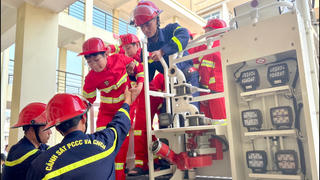 Học sinh Quảng Ninh tham gia trải nghiệm thực tế PCCC&CNCH