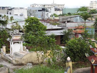 Đà Nẵng còn 48.800 mồ mả xen kẽ trong khu dân cư