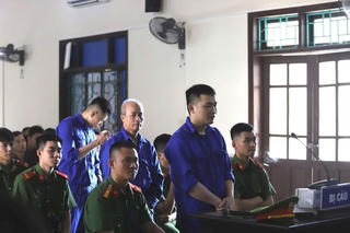 Hai cựu cán bộ Công an buôn ma túy lĩnh án 33 năm tù giam