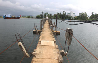 Mòn mỏi chờ cầu mới