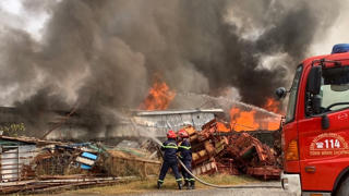 Bình Dương: Công an khẩn trương điều tra vụ cháy tại công ty nệm mút TP Tân Uyên