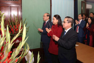 Cơ quan UBTƯ MTTQ Việt Nam dâng hương tưởng nhớ Chủ tịch Hồ Chí Minh