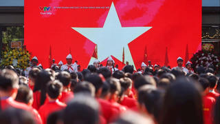 Khai giảng ở trường Lương Thế Vinh: Xếp hình bản đồ Tổ quốc