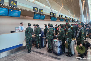 Hàng ngàn quân nhân hoàn thành nhiệm vụ diễu binh tạm biệt 'thành phố mang tên Bác'