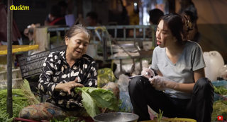 Hoa hậu Thùy Tiên bán hàng, gặp khó khăn khi phân biệt các loại rau