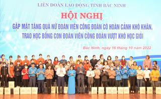 Chăm lo quyền, lợi ích cho nữ công nhân lao động