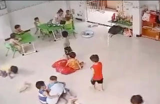 Đồng Nai: Cho thôi việc cô giáo mầm non vì đánh trẻ em