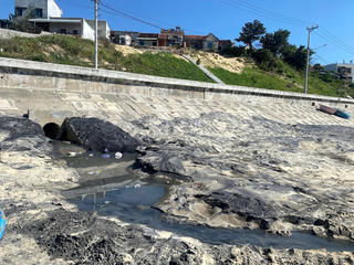 Ô nhiễm tại bãi biển thôn Lý Hòa, người dân lo lắng