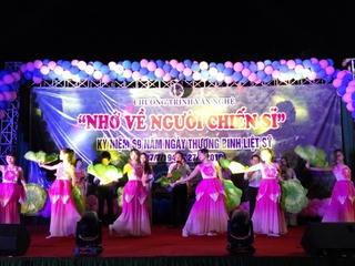 Chương trình giao lưu nghệ thuật: 'Ta tự hào đi lên - Việt Nam'