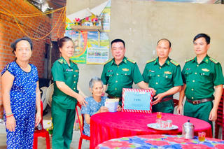 Hơi ấm từ tấm lòng người chiến sĩ biên phòng