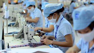 Xuất khẩu những tháng cuối năm: Nhận diện rào cản để tăng tốc