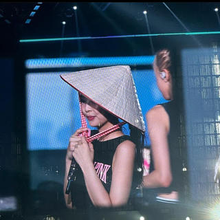  Blackpink đăng ảnh hậu trường, gửi lời yêu thương tới fan Việt  
