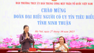BẢN TIN MẶT TRẬN: Phát huy vai trò cầu nối của người có uy tín trong đồng bào dân tộc thiểu số