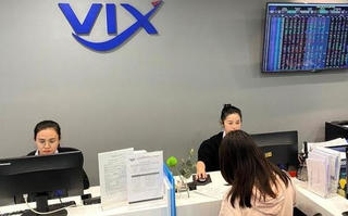 Kinh doanh lao dốc, Chứng khoán VIX thay loạt lãnh đạo cấp cao