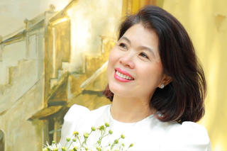 Như Bình với sự ảo diệu biếc xanh