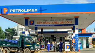 Đà Nẵng: Dán số điện thoại nóng tiếp nhận phản ánh của người dân tại các cây xăng