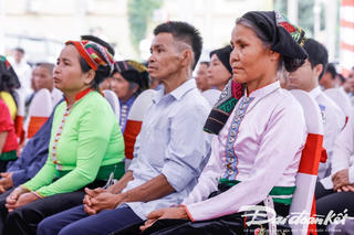 Niềm vui trong ngày nhận kinh phí hỗ trợ xây nhà Đại đoàn kết