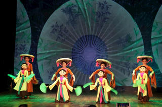 Sôi nổi chuỗi chương trình nghệ thuật chào mừng 50 năm thống nhất đất nước