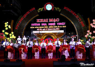 Cần Thơ: Khai mạc đường hoa nghệ thuật đón chào năm mới