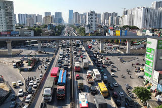 Đường phố Hà Nội đông 'nghẹt thở' trước kỳ nghỉ lễ 2-9