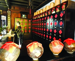 Du khách đến Hội An tăng mạnh