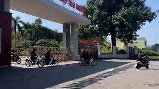 Thái Nguyên: Nhiều học sinh nghề ở một trường cao đẳng ngang nhiên vi phạm giao thông