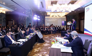 Chuyển đổi số, xây dựng thành phố thông minh