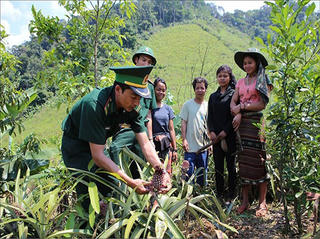 Vun đắp tình hữu nghị Việt – Lào