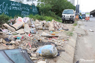 Hình ảnh vỉa hè đường Nguyễn Xiển trước khi được đầu tư 29 tỷ để cải tạo thế nào?