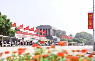 3 ngày nghỉ lễ, hơn 52 nghìn lượt khách vào Lăng viếng Chủ tịch Hồ Chí Minh 