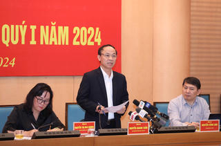 Lãnh đạo Sở Giáo dục và đào tạo Hà Nội thông tin về “thu phí đặt cọc giữ chỗ vào lớp 10”