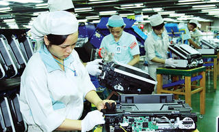 Xây dựng thương hiệu, nâng cao giá trị hàng Việt