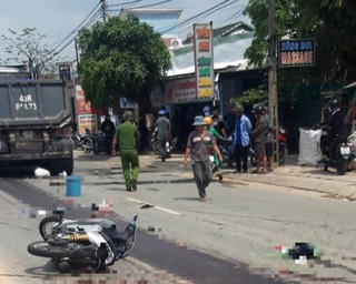 Quảng Nam: Xe tải va chạm với xe máy khiến 2 người thương vong