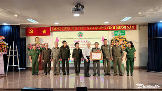 Hội cựu Thanh niên xung phong TP Hồ Chí Minh nhận Huân chương lao động hạng Nhì
