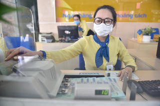 Lãi suất liên ngân hàng cao tới 13%