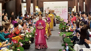 Không gian văn hóa sen và Kiều