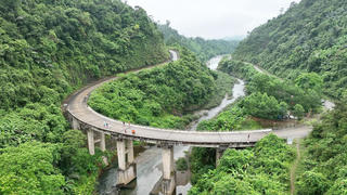 “Sợi chỉ đỏ” xuyên Trường Sơn