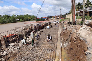 Đồng bằng sông Cửu Long: Sạt lở bủa vây - Bài 2: Có nên làm kè chạy theo sạt lở?