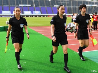 Trọng tài nữ đầu tiên cầm còi ở Asian Cup là ai?