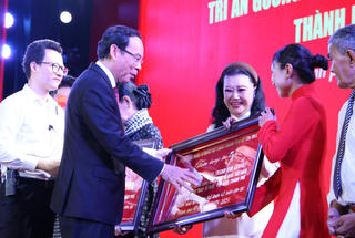 Khơi dậy mạnh mẽ truyền thống yêu nước, tinh thần cách mạng