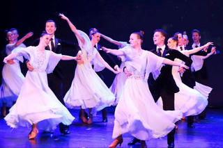 Sắc màu khiêu vũ từ “Nhịp điệu”