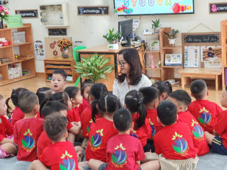 Cô giáo mầm non nhiệt tình trong công việc, giàu lòng nhân ái