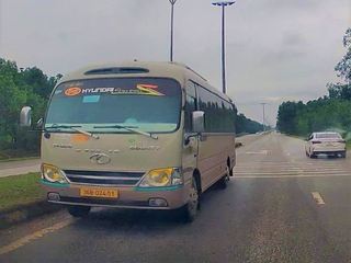 Đi ngược chiều bị quay clip, tài xế xe khách nhận kết đắng 