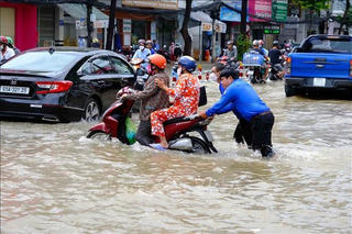 Nỗi lo triều cường, khô hạn và xâm nhập mặn