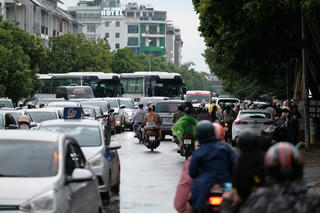 Hà Nội có mưa nhỏ rải rác, nhiệt độ thấp nhất 17 độ