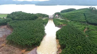 'Lên dây cót' ứng phó với mưa lũ hạ du hồ Kẻ Gỗ