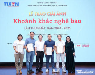 Khai mạc triển lãm và trao giải cuộc thi 'Khoảnh khắc nghề báo'