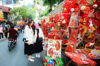 Mùng 4 Tết: Nắng ấm trên cả ba miền