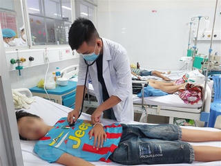 Nghi ngờ mắc sốt xuất huyết, cần đi khám ngay